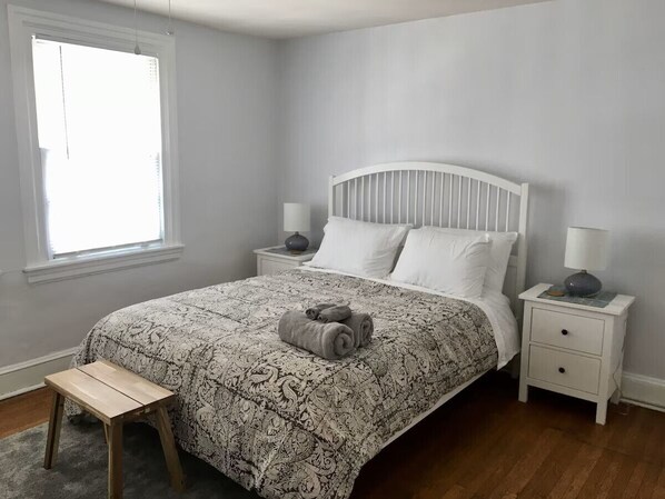 4 bedrooms, iron/ironing board, WiFi, bed sheets - Beautiful bright four bedrooms in Rittenhouse Square (Philadelphia)