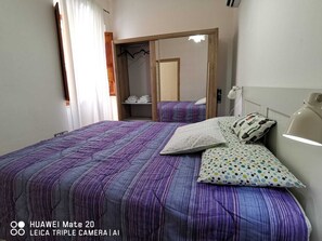 1 Schlafzimmer, Bügeleisen/Bügelbrett