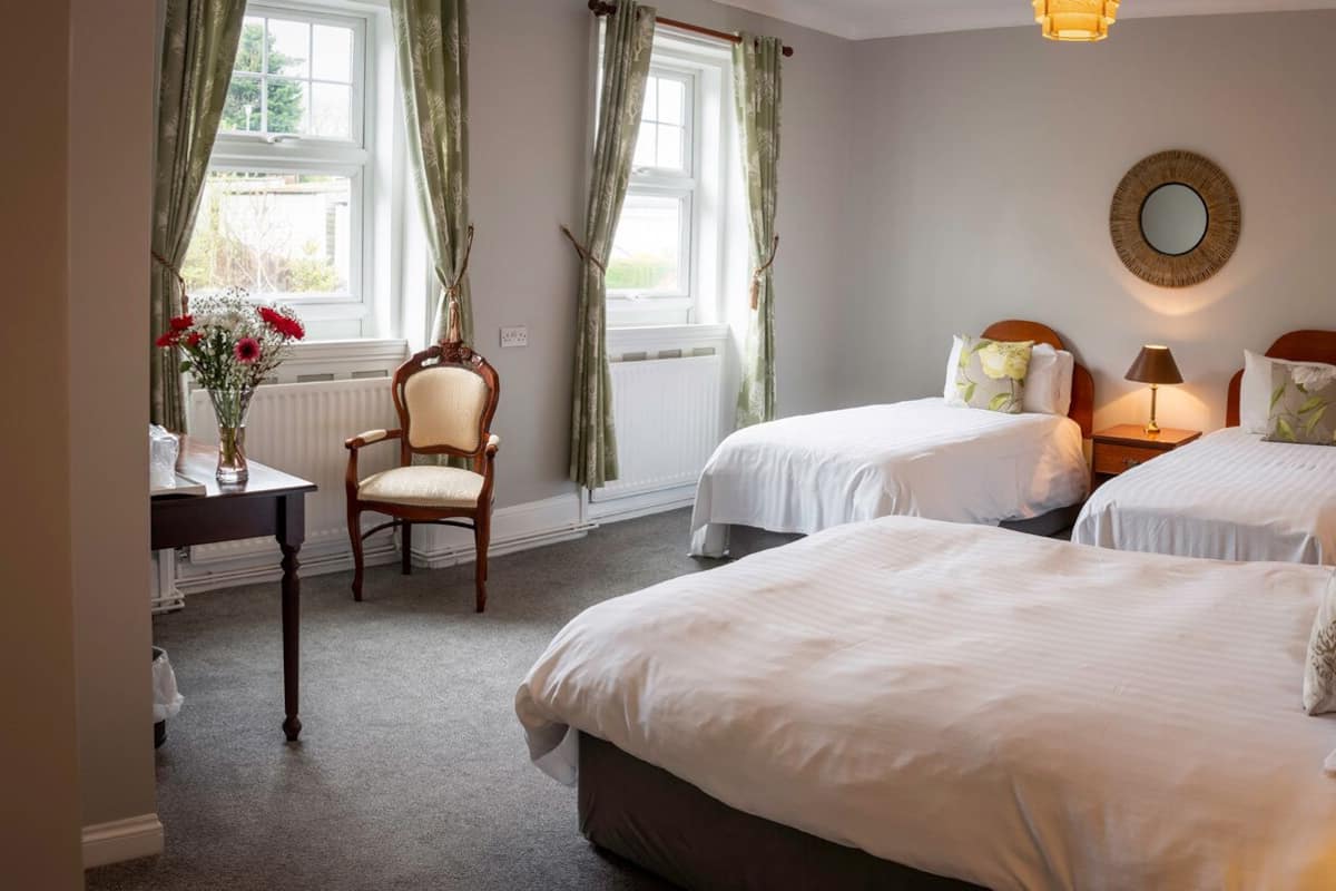 Family Room | Iron/ironing board, free WiFi