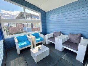 Bungalow, 3 habitaciones, patio, vista al jardín | Interior
