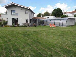 Exterior - Maison Familiale, Avec Grande Piscine Couverte (Odars)