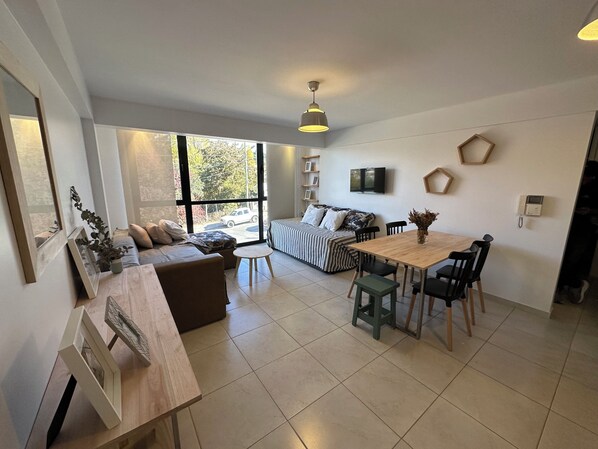 Appartement Ville | Aire de séjour | Téléviseur à écran plat