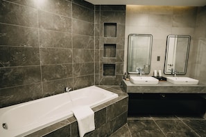 Executive Double Room, City View | Bathroom | Shower, free toiletries, hair dryer, soap