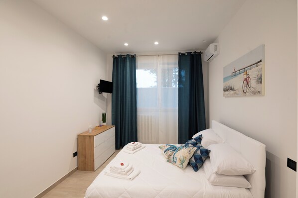 1 bedroom, WiFi, bed sheets