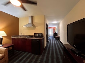 Suite, 2 queensize bedden, niet-roken, kitchenette (with Sofabed) | Een bureau, een laptopwerkplek, verduisterende gordijnen