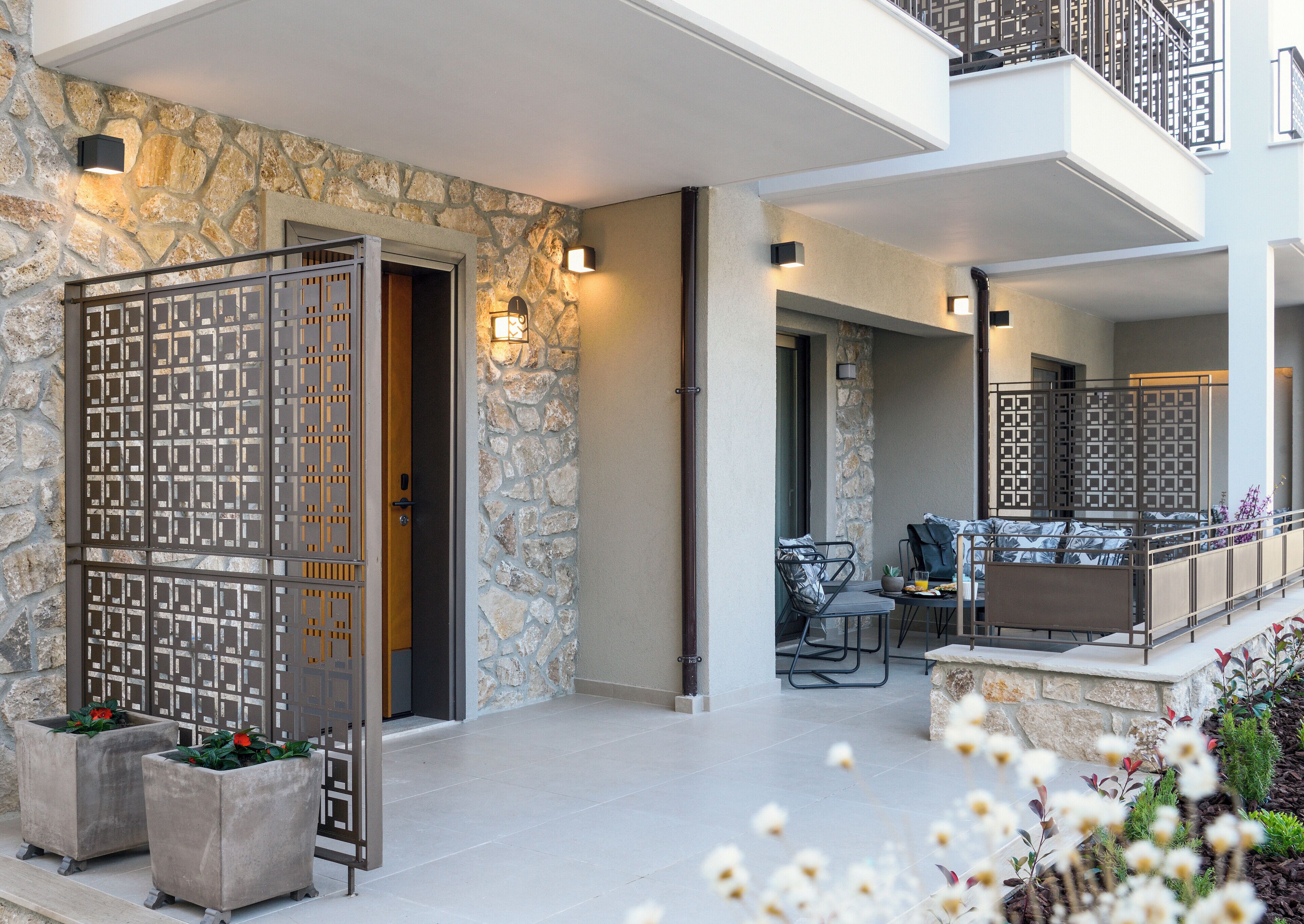 Deluxe Triple Room, City View | Terrace/patio