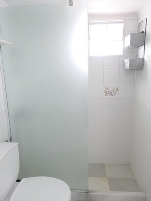 Apartment, 2 Schlafzimmer, Raucher, Balkon | Badezimmer