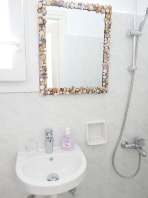 Appartement, 1 chambre, fumeur, balcon | Salle de bain