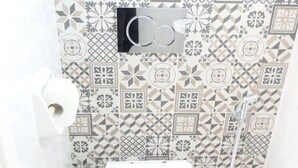 Unclassified image, 2 of 13, button - Valentina Central Studio (Naxos)