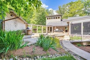 Terrace/patio - Lakefront Roxboro Home w/ Private Dock! (Roxboro)
