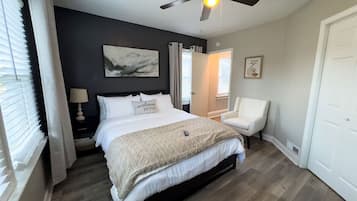 2 habitaciones, escritorio, tabla de planchar con plancha y wifi