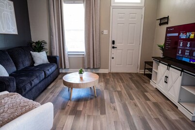Portsmouth 2BR/1BA Getaway