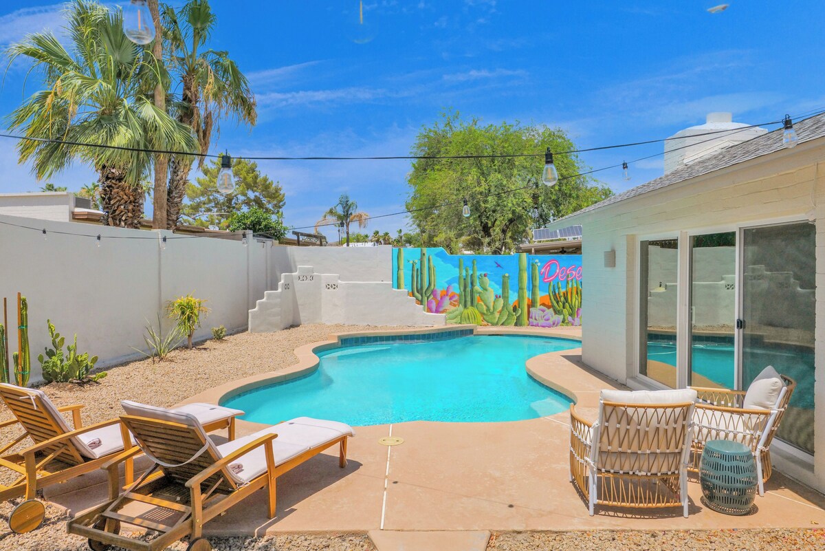 Desert Skies: FREE HEATED Pool, Hiking, Mountain Views + Adventure Gear Included