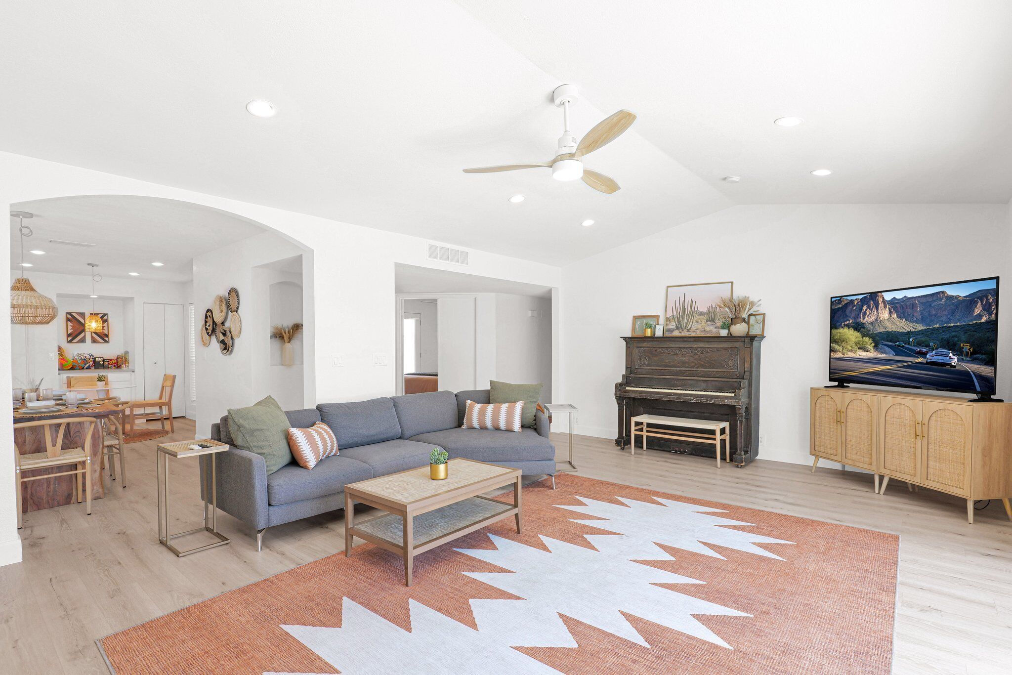 Smart TV, fireplace, stereo