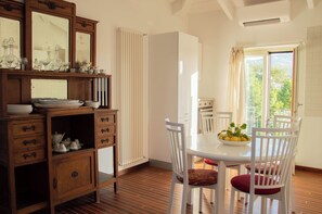 Dining - Comfortable Living Space in Sorrento - red (Sant'Agnello)