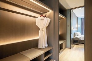 Cots/infant beds - Luxury Blue Horizon Hotel (Wuxi Huishan Wanda Plaza) (Wuxi)