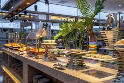 Luxury Blue Horizon Hotel (Wuxi Huishan Wanda Plaza)