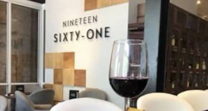 One Bedroom one bath bungalow in the Lake Morton Historic District on Success.