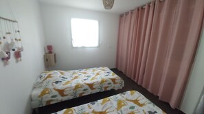 3 bedrooms, iron/ironing board, travel cot, free WiFi - Gîte 6 Pers au Pays des Abers. 400 m de la Plage. 3 Chambres. 1 Salle de Bain (Saint-Pabu)