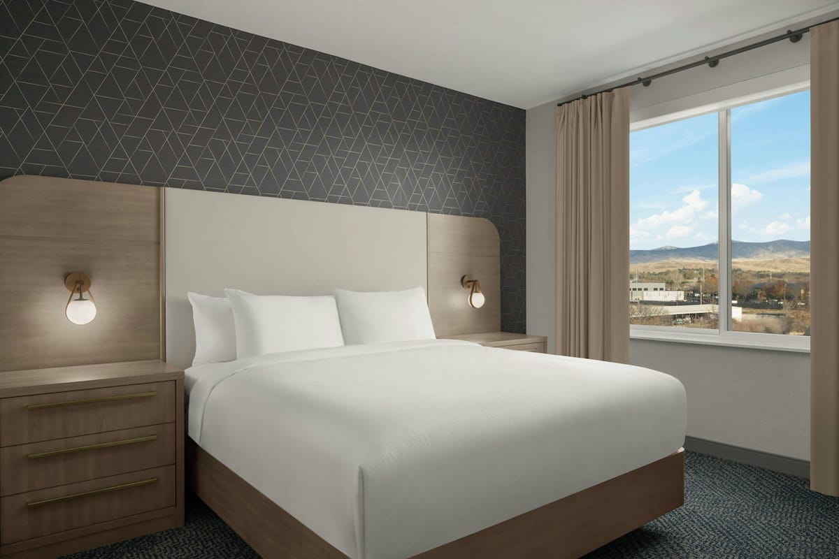 1 bedroom, in-room safe, desk, laptop workspace