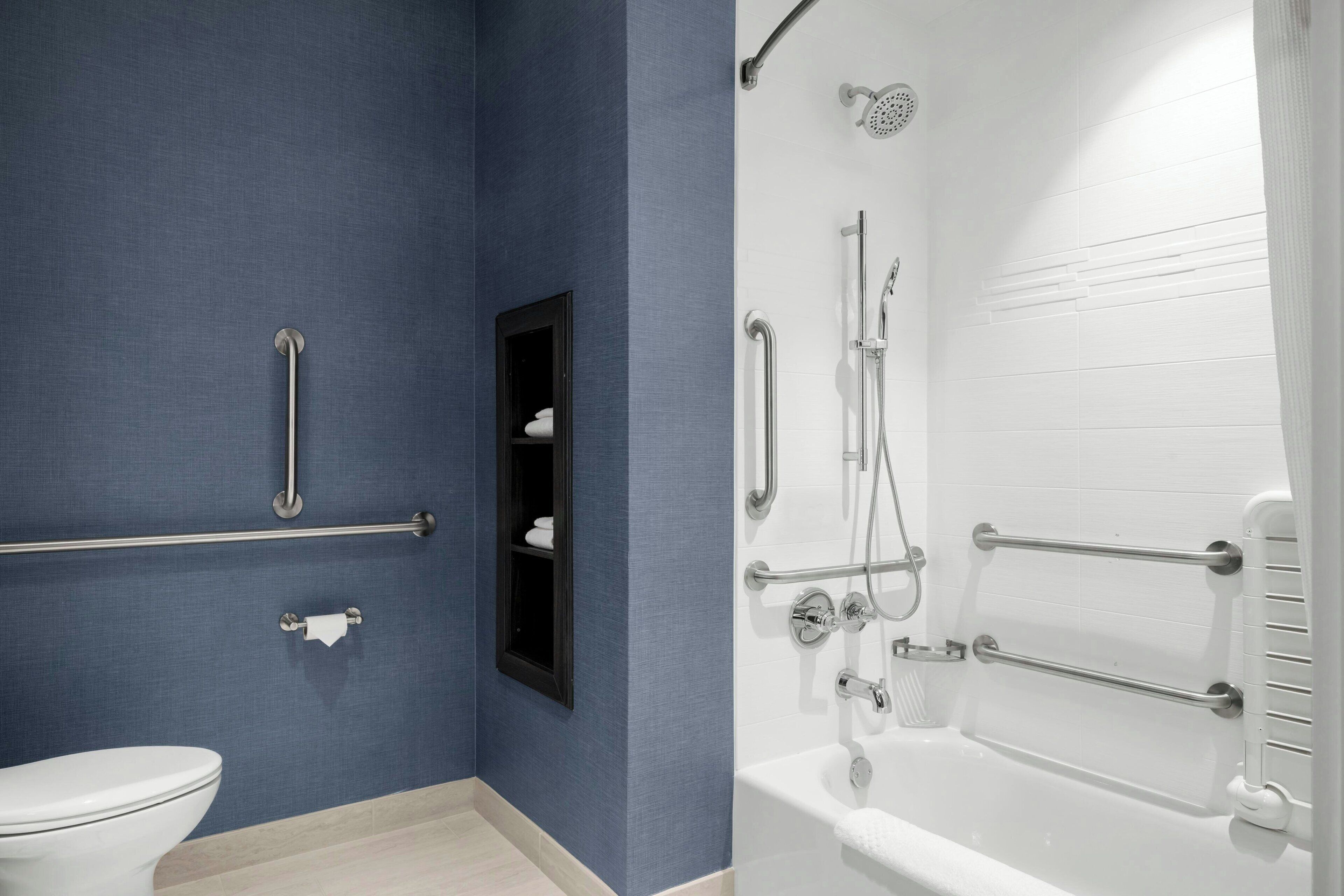 Sèche-cheveux, serviettes fournies