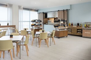 Déjeuner continental gratuit tous les jours