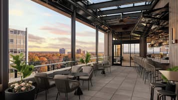 2 bars/lounges, rooftop bar
