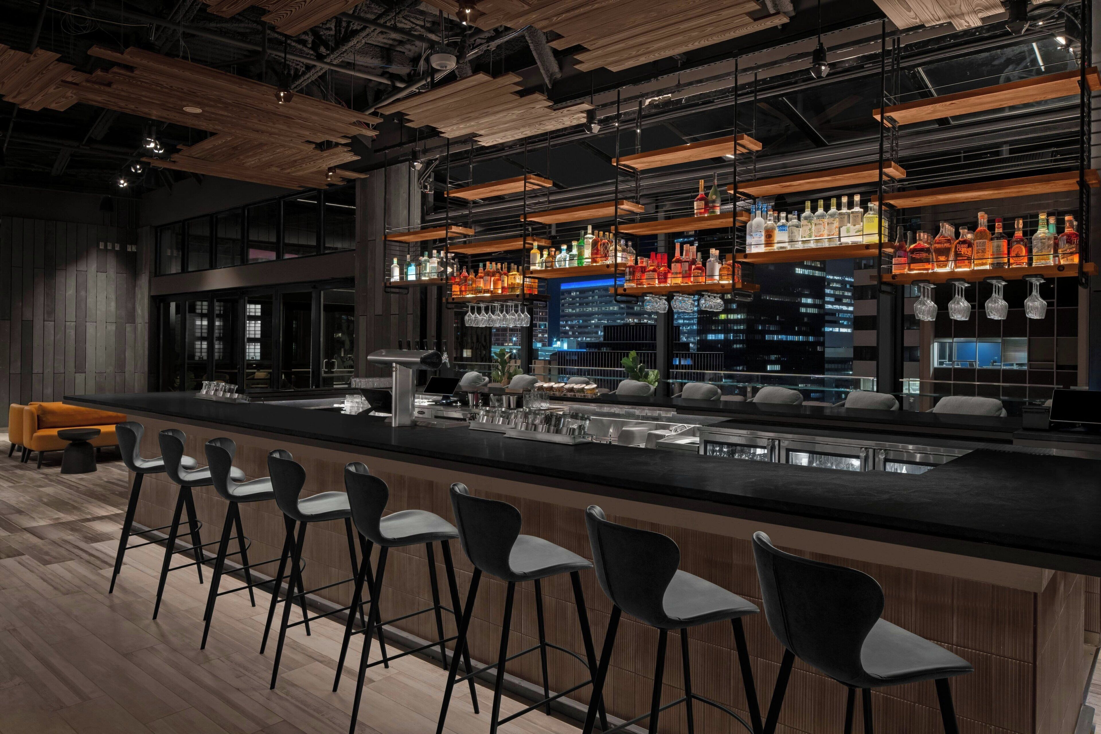 2 barer/lounger och bar på takterrassen