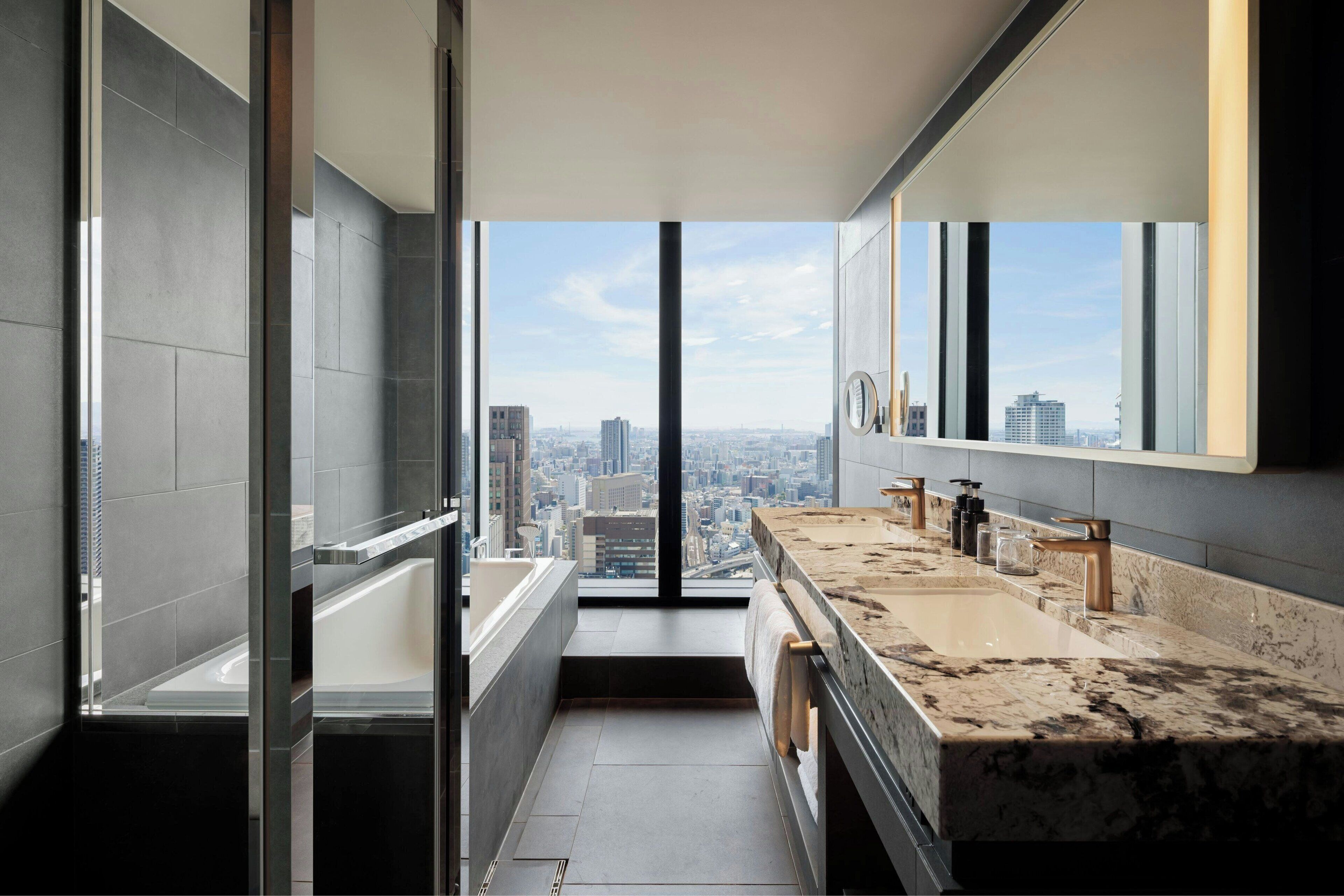 Photo - THE OSAKA STATION HOTEL, Autograph Collection