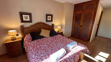 1 habitación, decoración personalizada y muebles diferentes