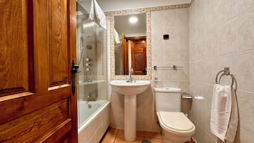 Hydromassage showerhead, bidet, heated floors