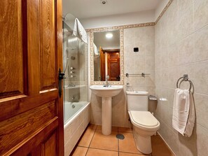 Hydromassage showerhead, bidet, heated floors - Hotel Posada La Fragua (Pinuecar-Gandullas)