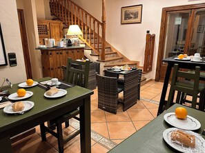 Desayuno de autoservicio incluido todos los días