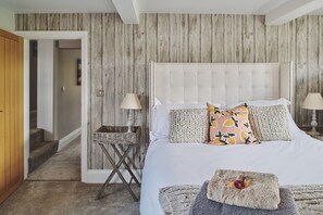 7 chambres, fer et planche à repasser, Wi-Fi