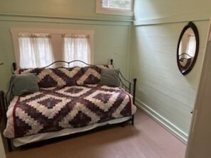 3 chambres, bureau, Wi-Fi gratuit, draps fournis
