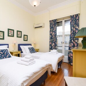 House, Smoking - Classy Apartment in the Heart of Athens (Athens)