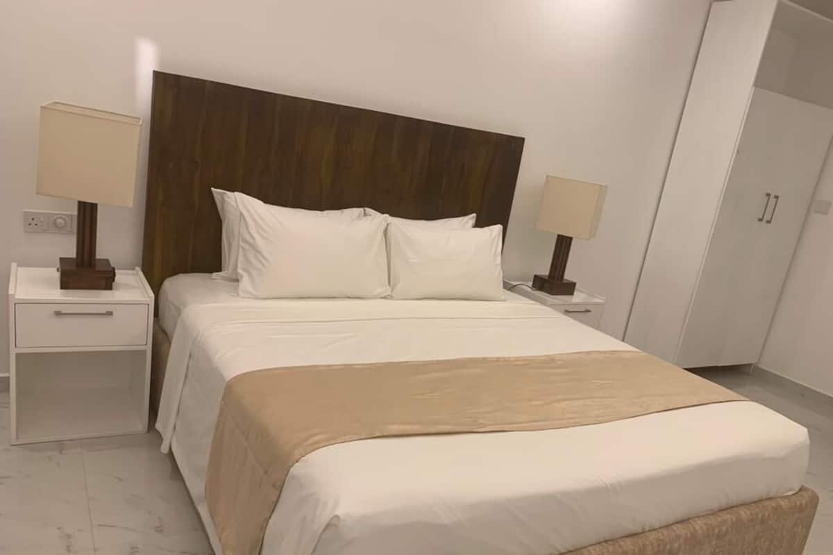Deluxe Double Room, Beach View | Balcony