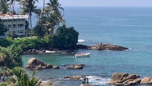 Terrace/patio - Lavinia Bay Beach Hotel (Mount Lavinia)