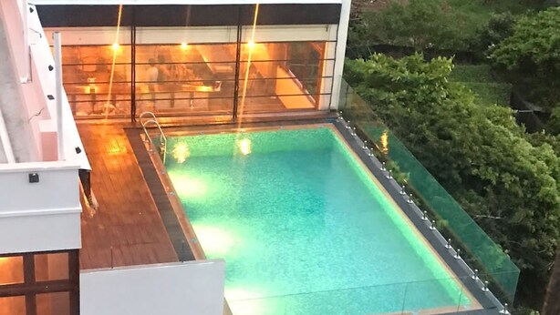 Front of property - Lavinia Bay Beach Hotel (Mount Lavinia)