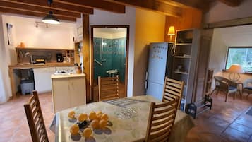 Frigorifero, microonde, forno, lavastoviglie