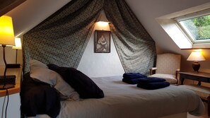 2 chambres, fer et planche à repasser, Wi-Fi gratuit, draps fournis