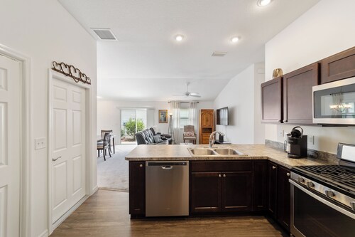 Cheerful King Bed Home in the Villages