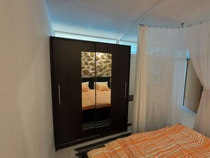 1 Schlafzimmer, Reisekinderbett, kostenloses WLAN, Bettwäsche