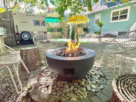 Terrace/patio. Vintage Glamper Oasis in Downtown Dover, walk to downtown and Henry Law Park