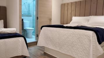 Deluxe Apartment | Premium bedding, down comforters, individually decorated