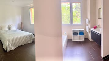 3 bedrooms, iron/ironing board, WiFi, bed sheets