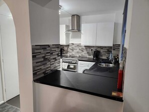 Apartment | Private kitchen - Grays Apartment With City Views Lakeside Shopping (Grays)