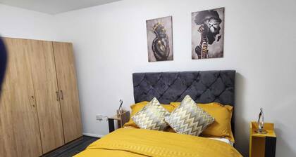 Grays Apartment With City Views Lakeside Shopping