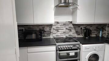 Căn hộ | Bếp riêng | Tủ lạnh, lò vi sóng, lò nướng, bếp nấu