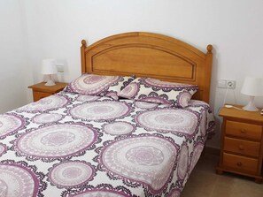 2 間睡房、書桌、熨斗/熨衫板、床單